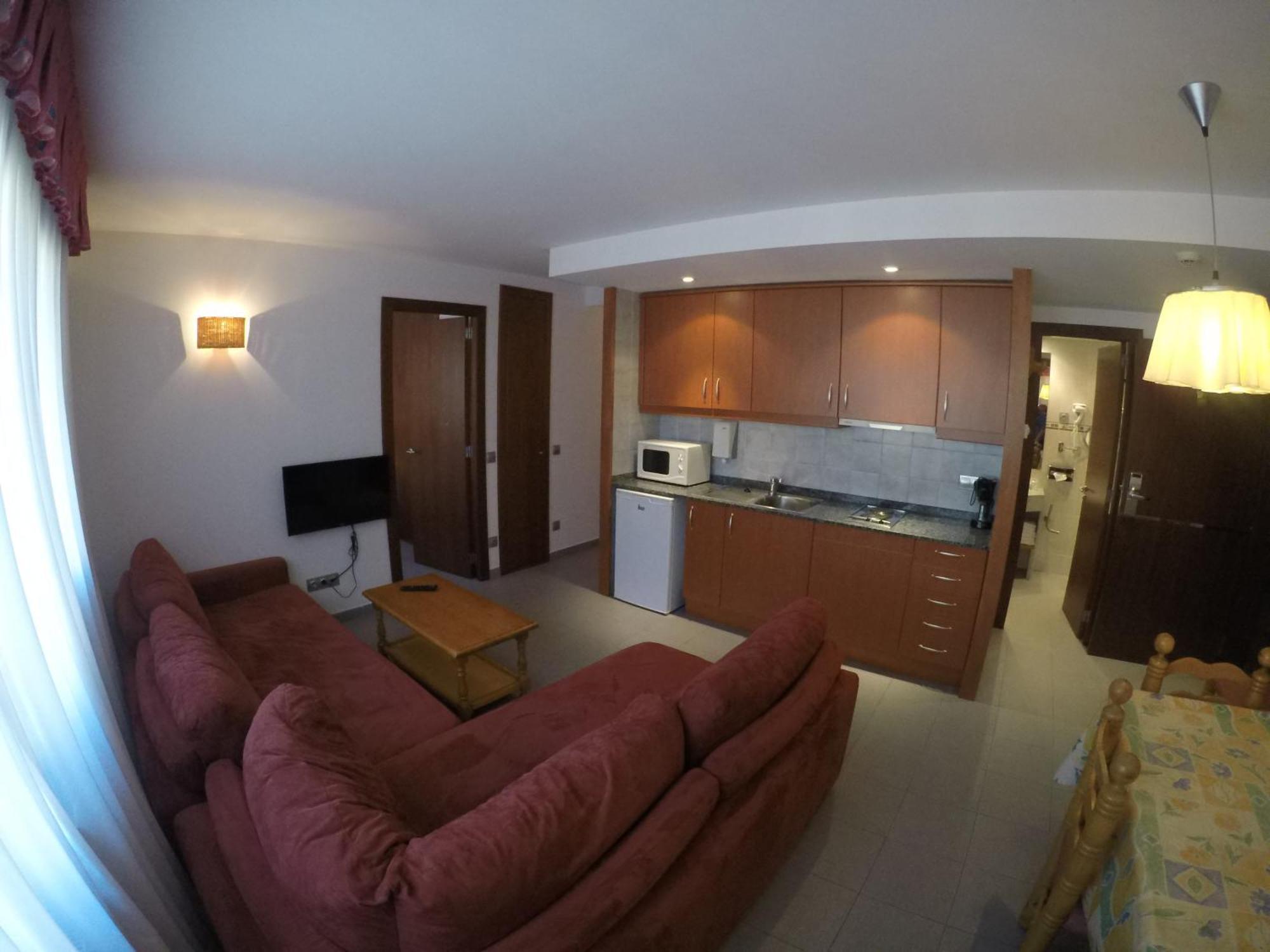 Apartamentos Turisticos Roc Del Castell Канільйо Екстер'єр фото